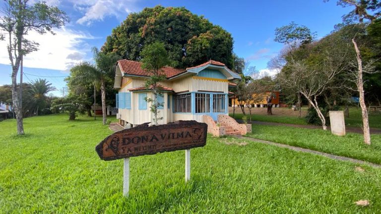 Sede do Neab, na UEL. Café comemorativo será a partir das 16h30, no dia 25 de julho.