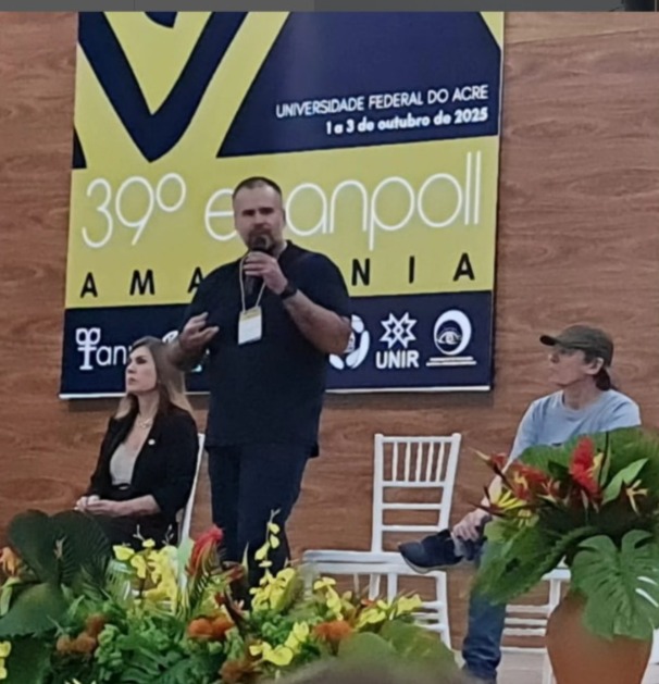 Durante os encontros da Anpoll, Frederico Garcia Fernandes apresentou palestras sobre integridade científica.