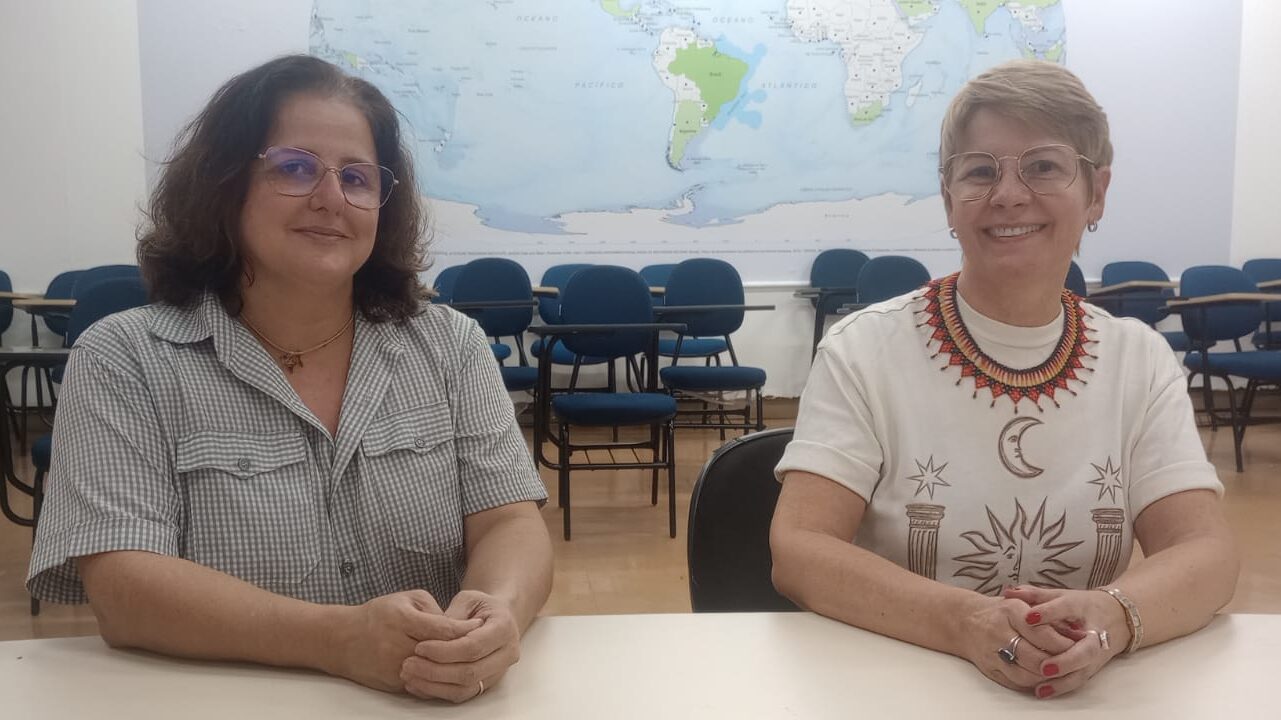 Professoras Leia Aparecida Veiga (Esquerda) e Ideni Terezinha Antonello (Direita), do Departamento de Geografia da UEL. Foto: Murilo Carvalho