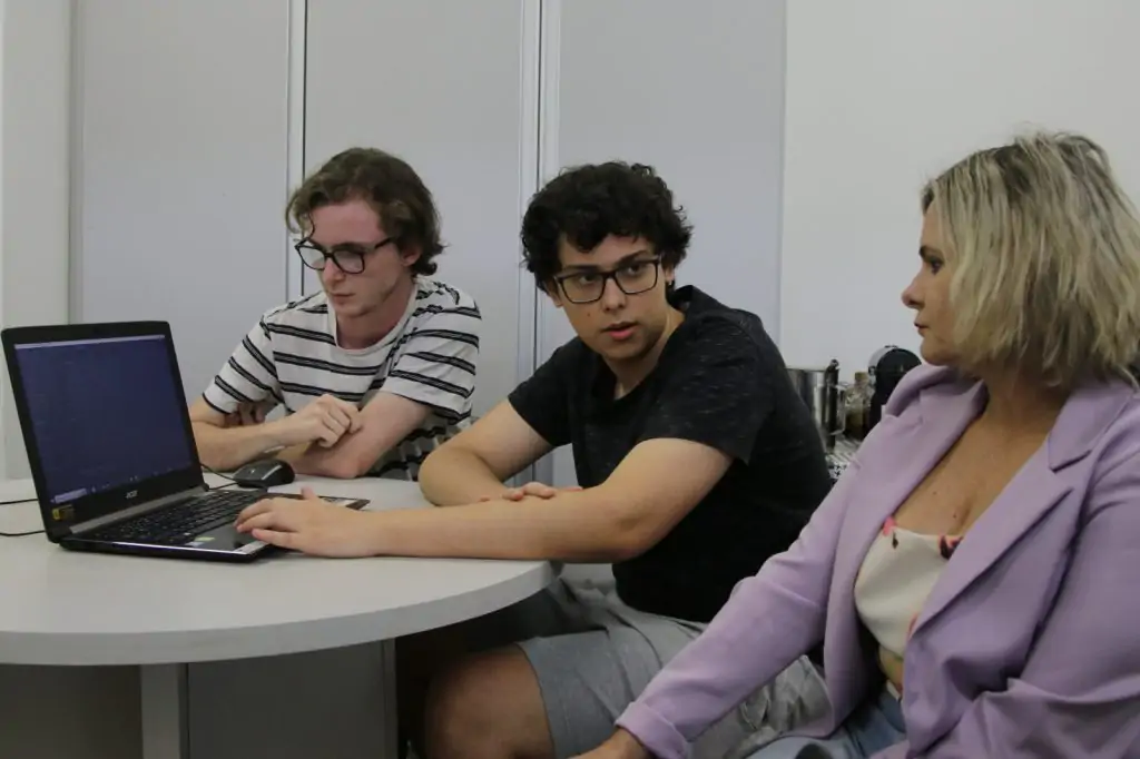 Estudantes desenvolveram o software que faz análise da progressão das células cancerígenas na região das mamas